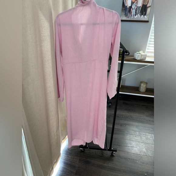 Pink Medium-long dress with a belt. Never worn - Picture 3 of 5